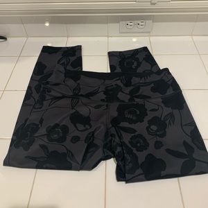 Lululemon cropped leggings